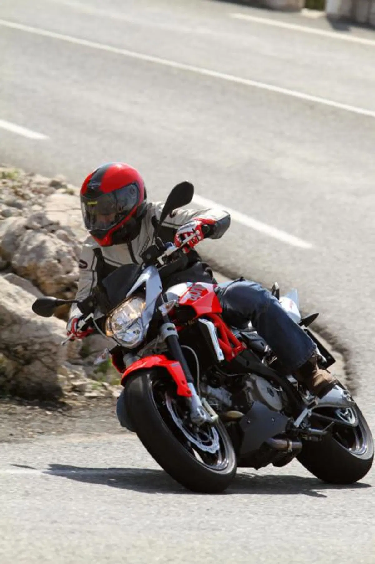 Aprilia Shiver 750  (13)