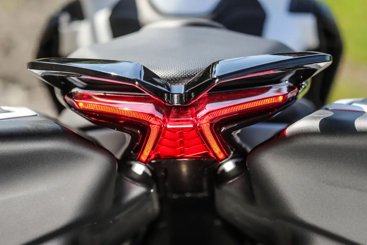 MV Agusta Turismo Veloce Lusso SCS (11)