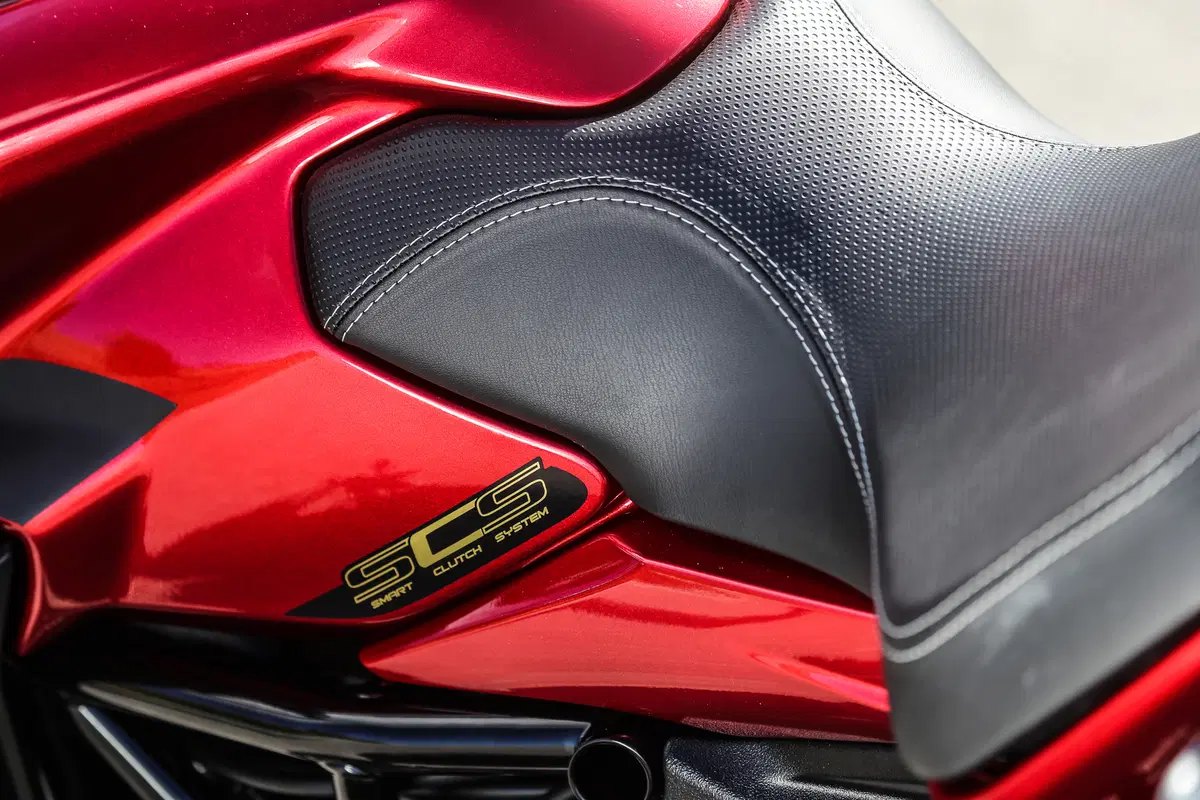 MV Agusta Turismo Veloce Lusso SCS (14)