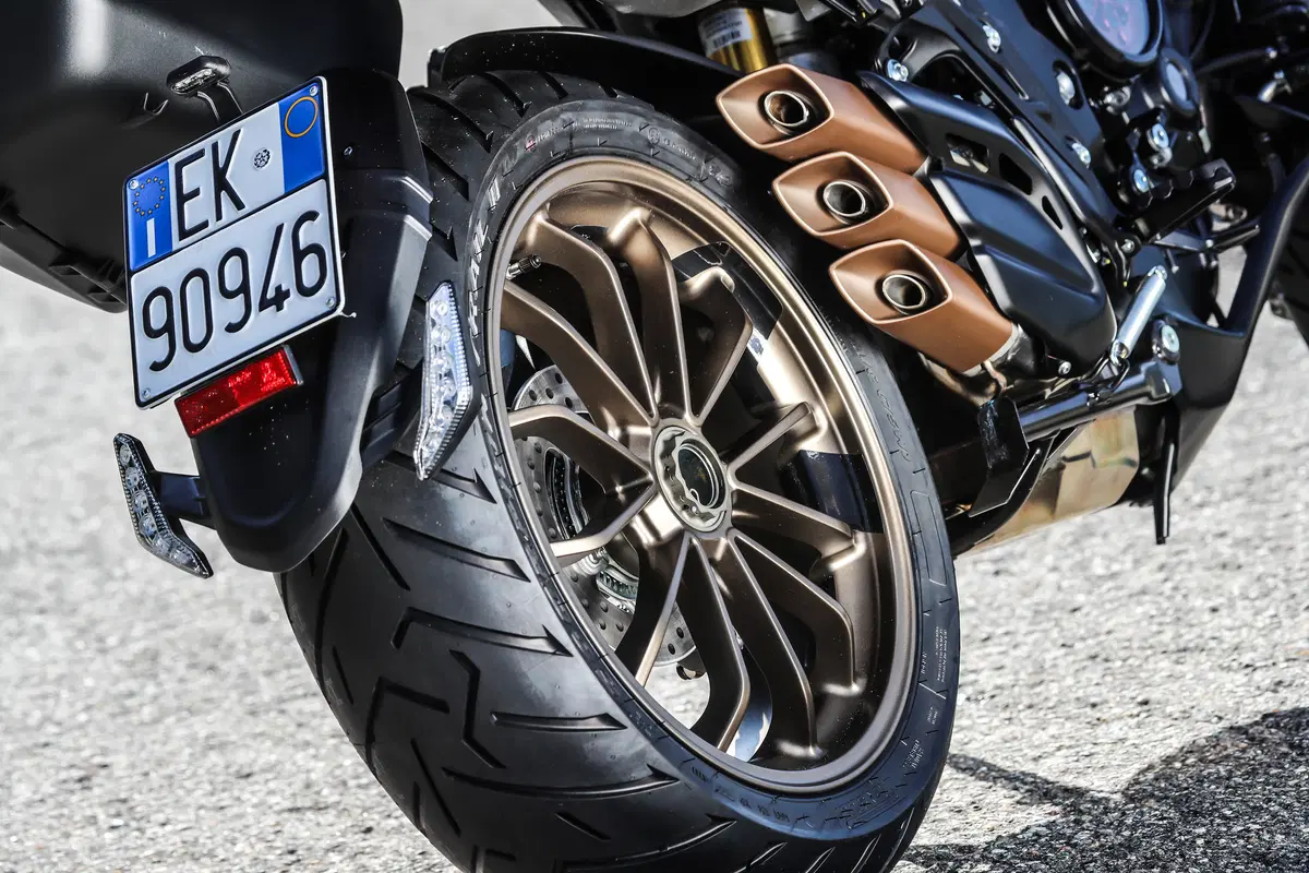 MV Agusta Turismo Veloce Lusso SCS (19)
