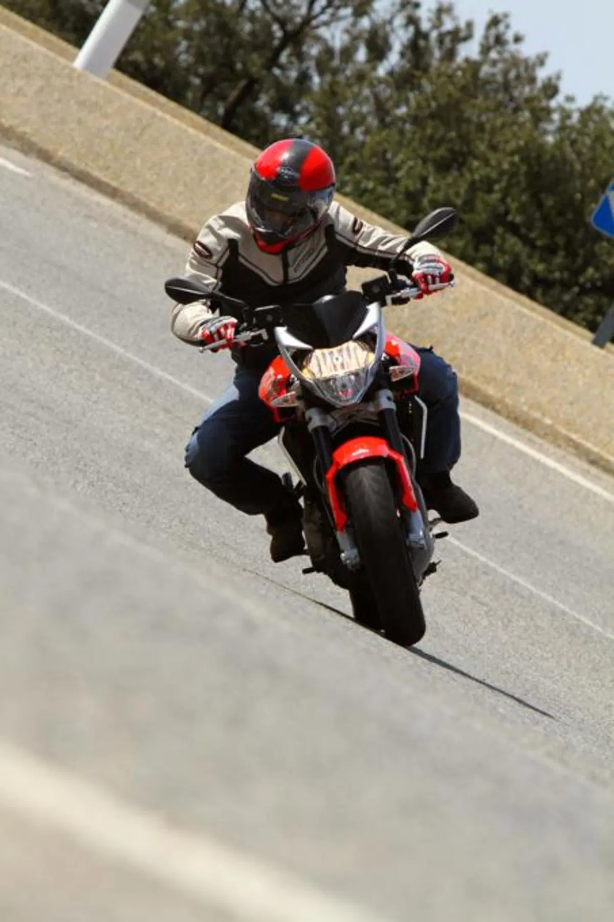 Aprilia Shiver 750  (15)