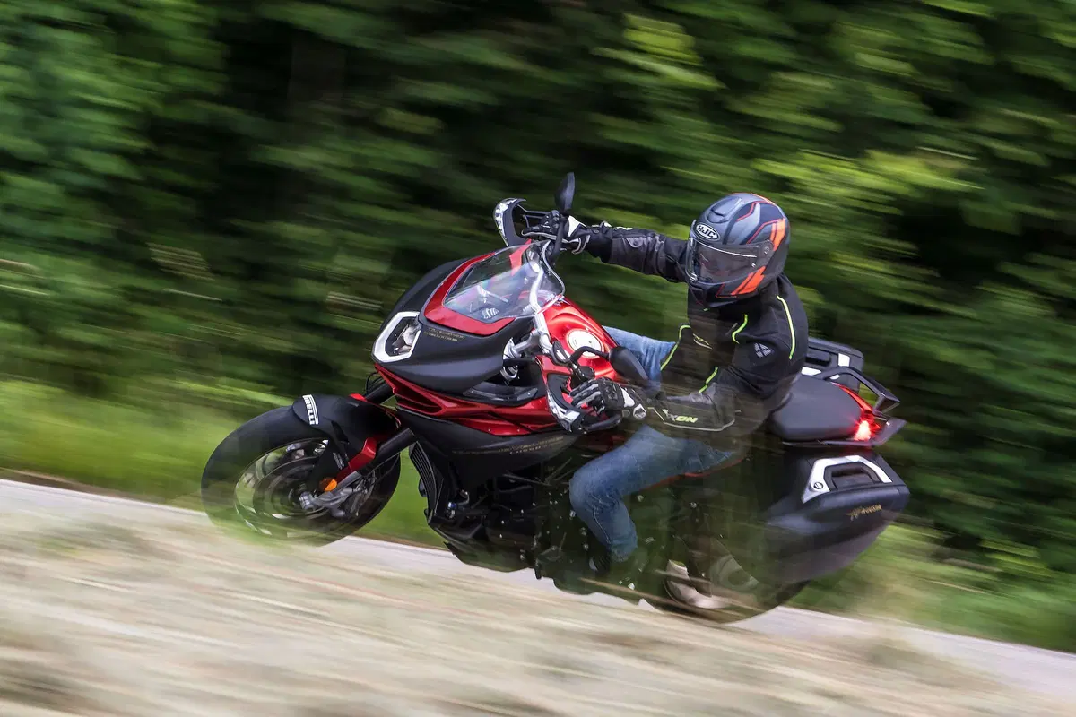 MV Agusta Turismo Veloce Lusso SCS (6)
