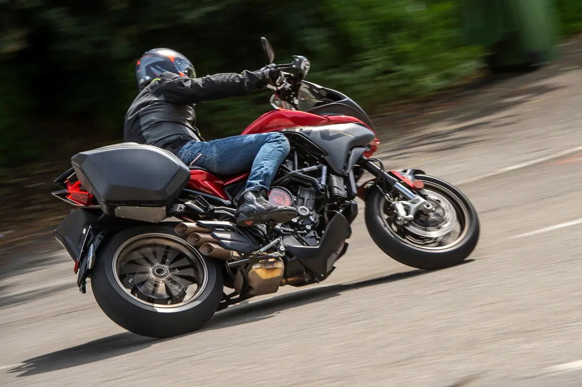 MV Agusta Turismo Veloce Lusso SCS (12)
