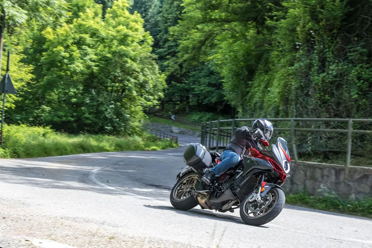 MV Agusta Turismo Veloce Lusso SCS (16)