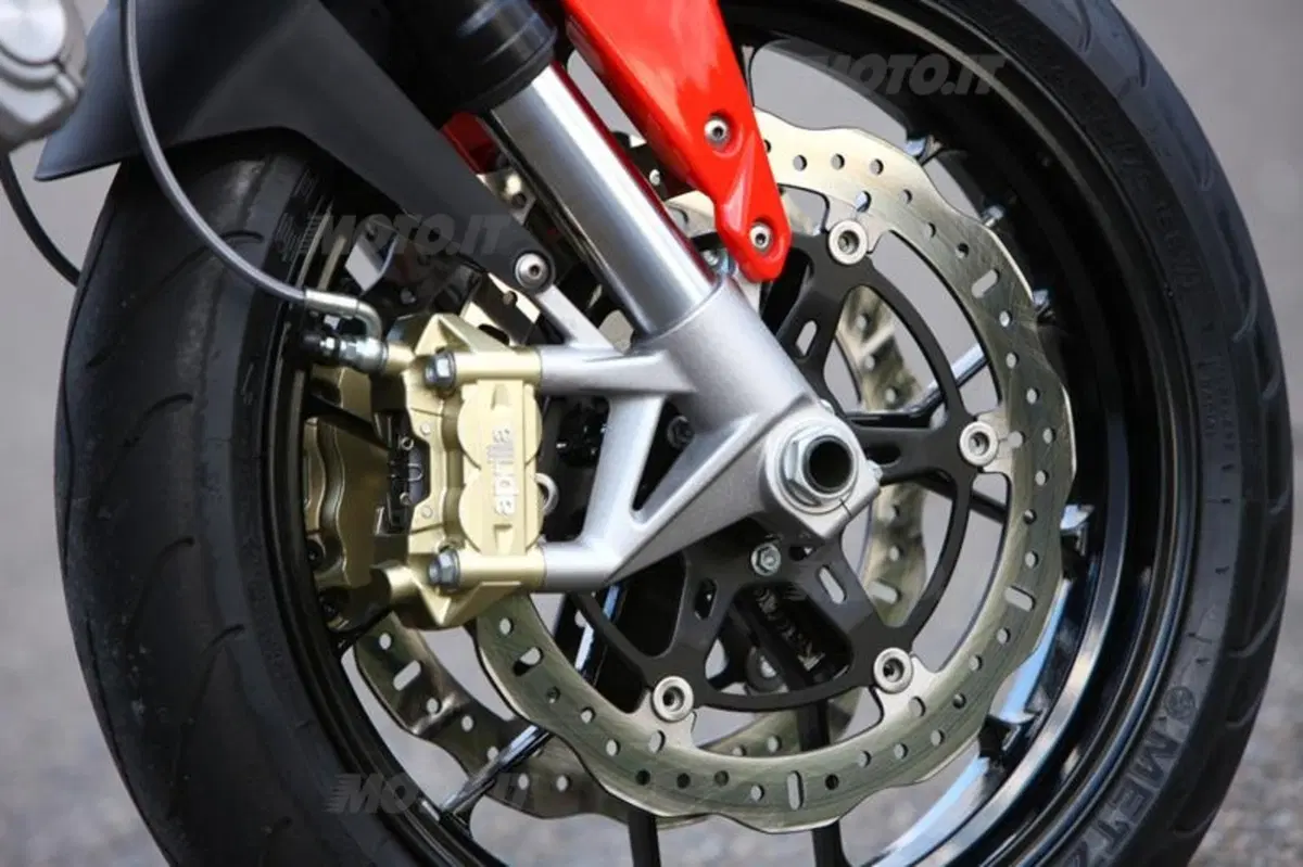Aprilia Shiver 750  (20)