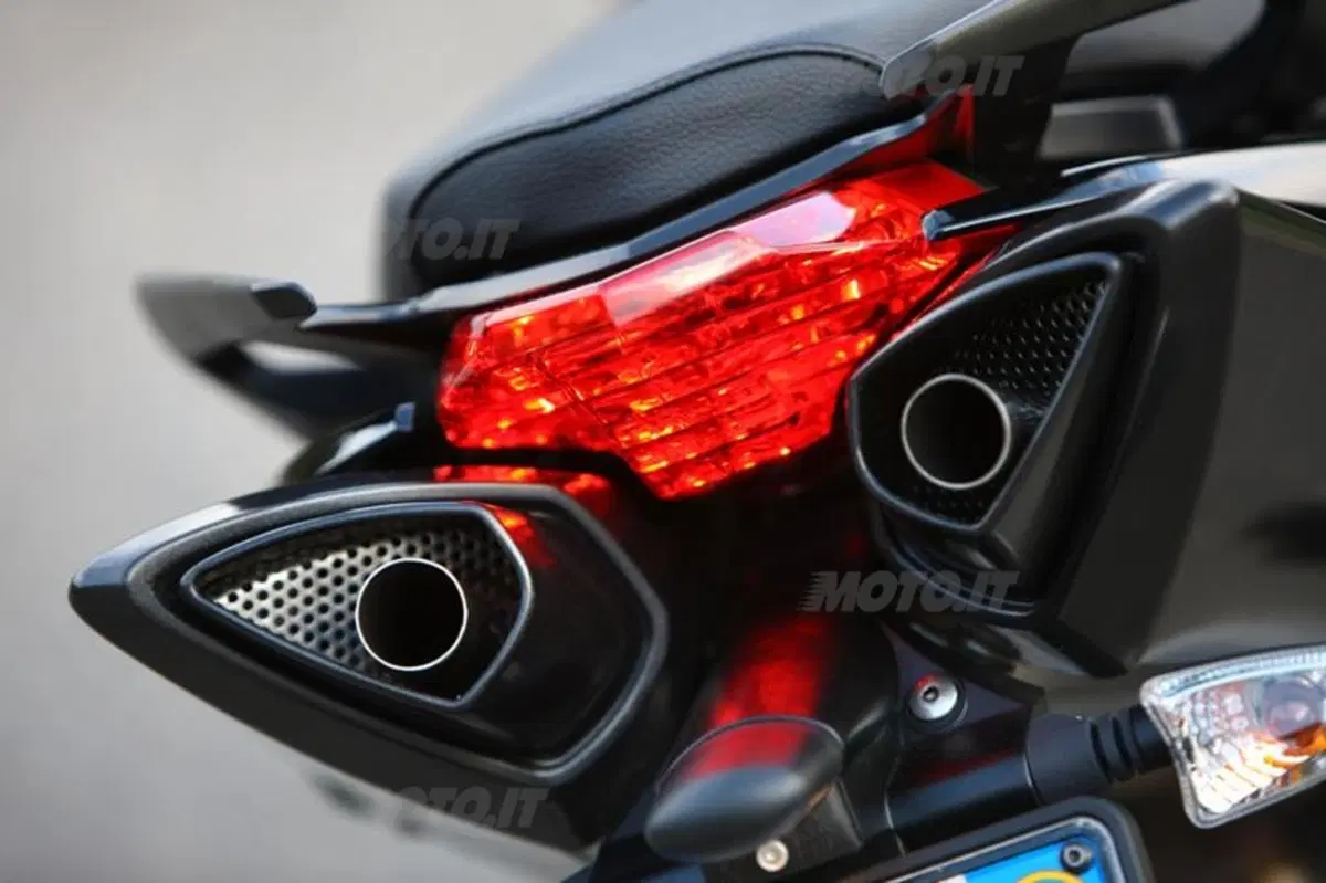 Aprilia Shiver 750  (25)