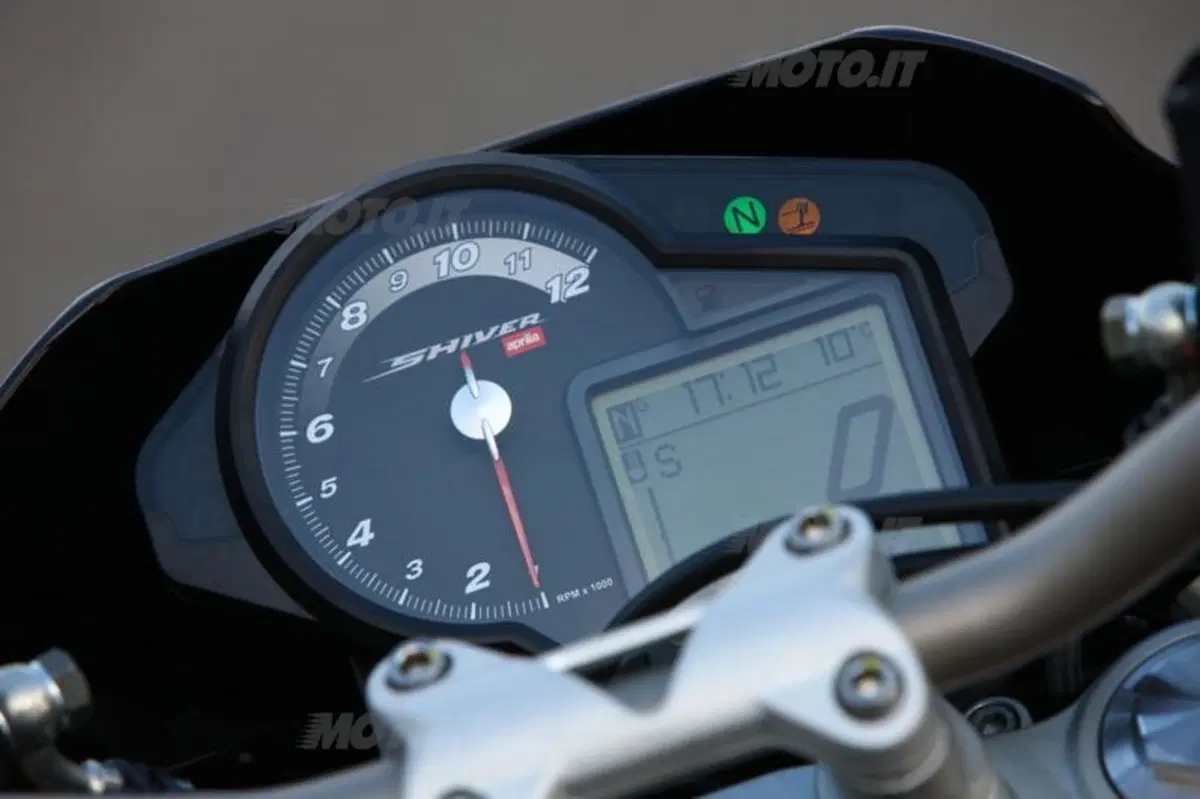 Aprilia Shiver 750  (29)
