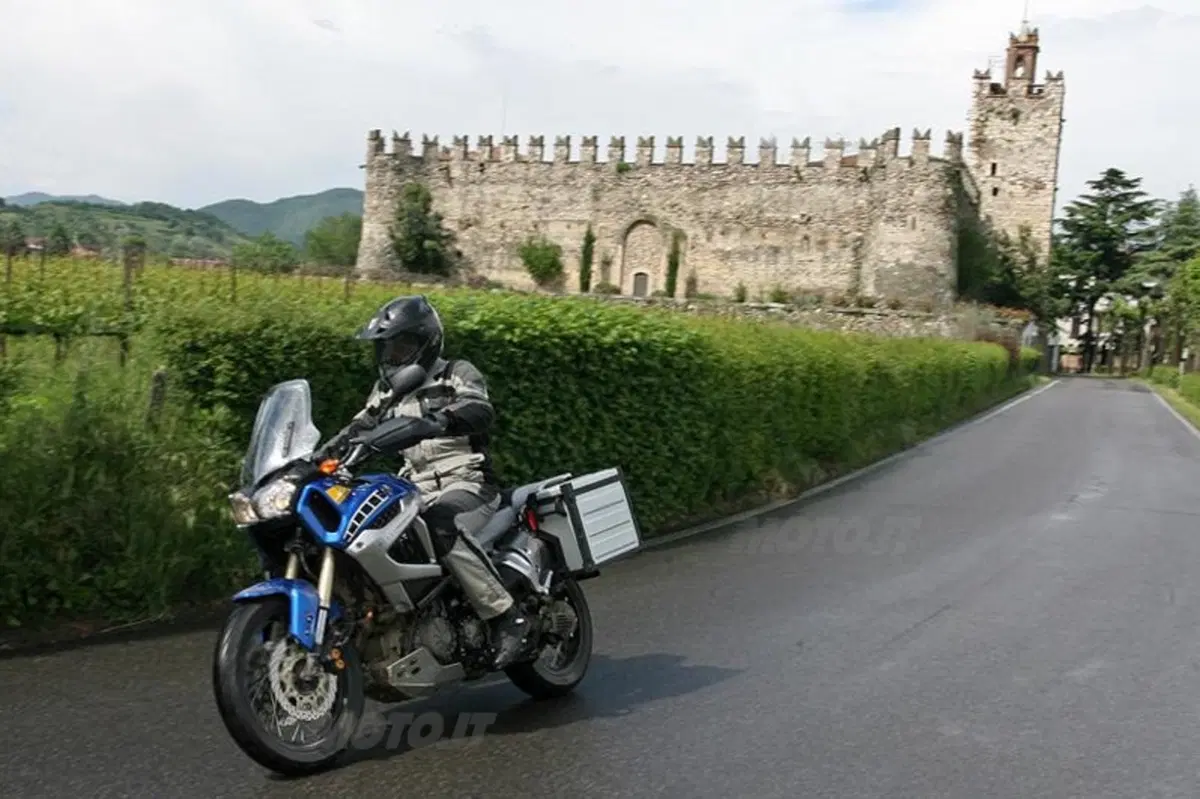 Yamaha XT1200Z Super Ténéré (2)