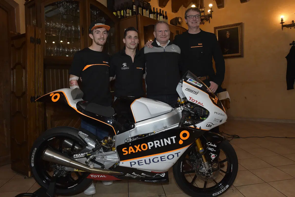 Peugeot debutta in Moto3 (4)