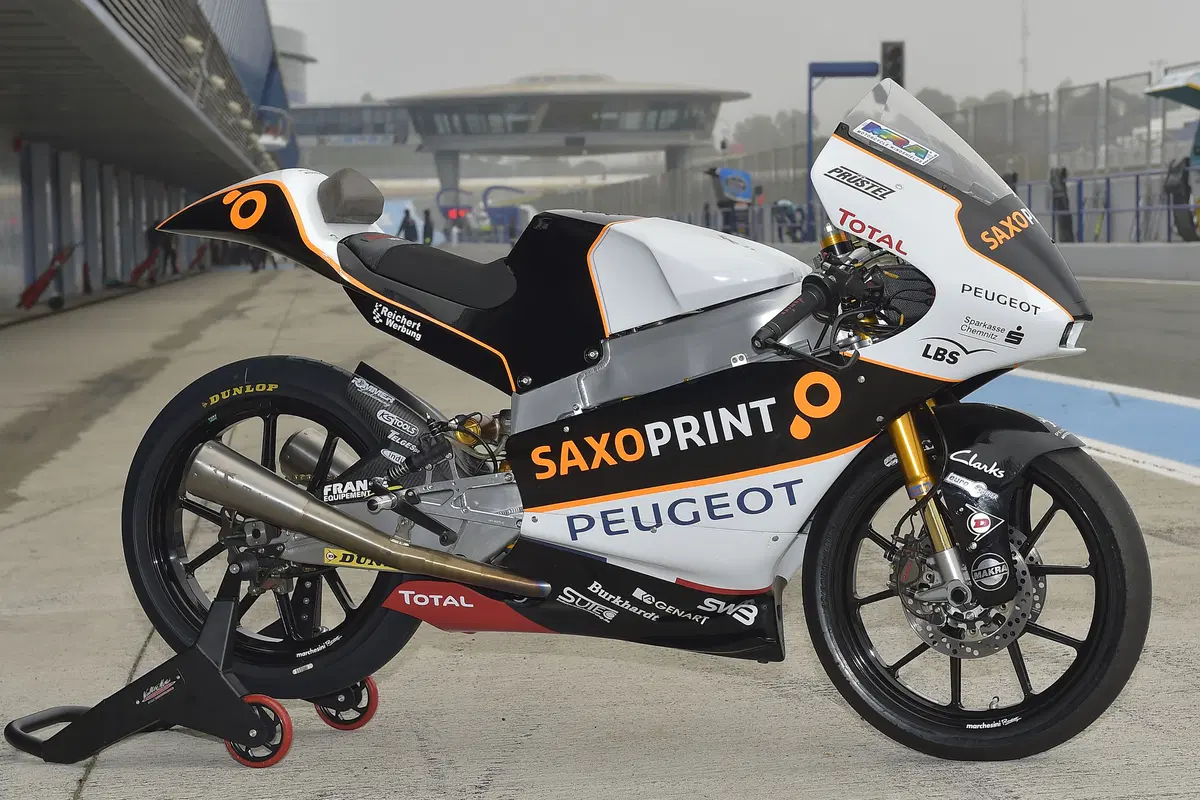 Peugeot debutta in Moto3 (5)