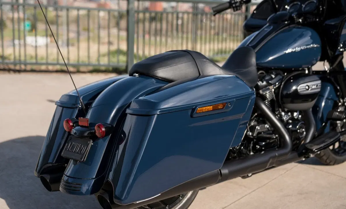 Harley-Davidson Touring 114 Road Glide Special (2019 - 20) - FLTRXS (2)