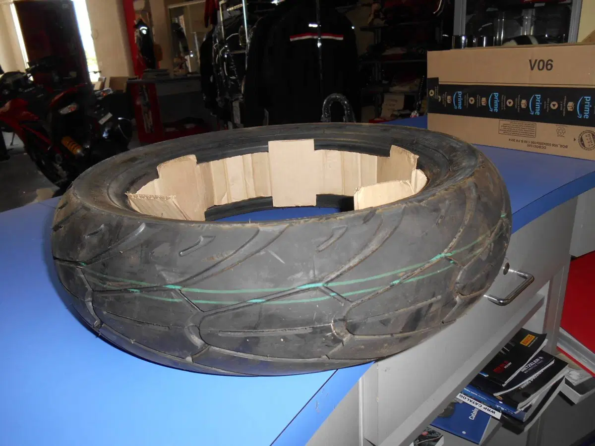 GOMME SCOOTER Vee Rubber
