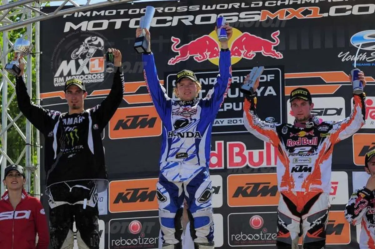 A Bellpuig ennesimo en plein delle coperture Pirelli in MX1 e MX2 (5)