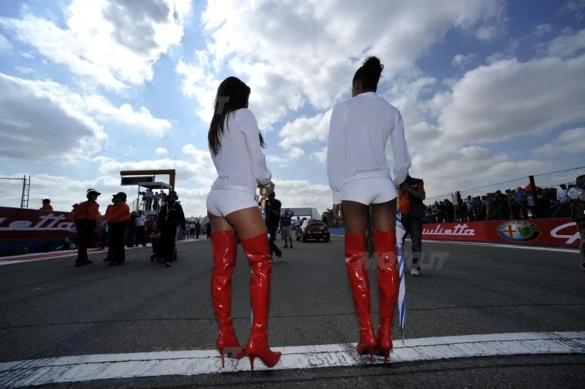 Le Girls più belle di Kyalami (2)