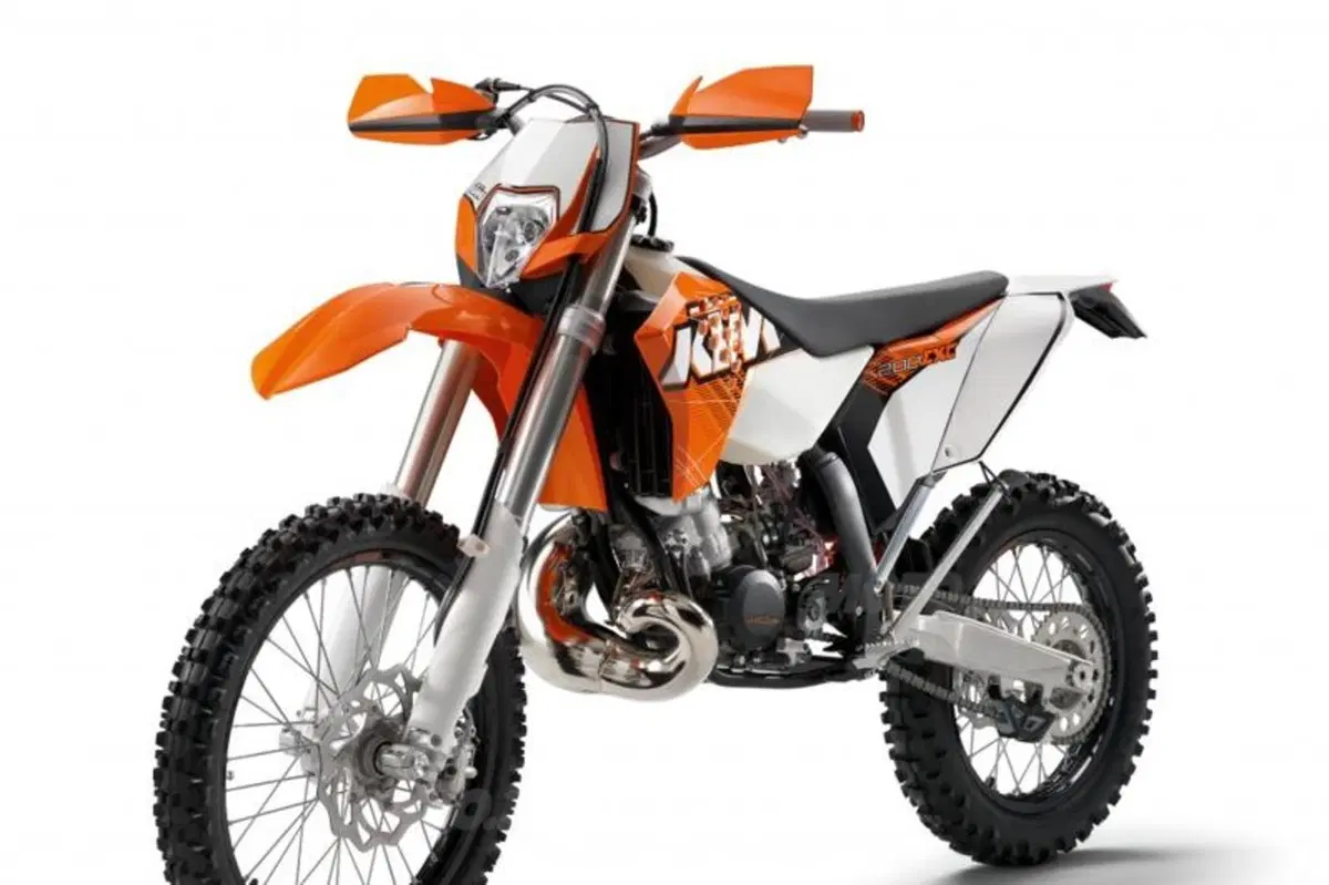 KTM presenta la gamma offroad 2011 (14)