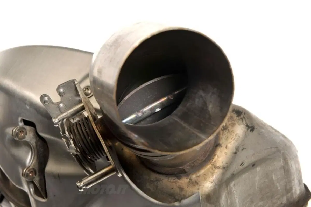 I segreti del 4 cilindri della BMW S1000RR (10)