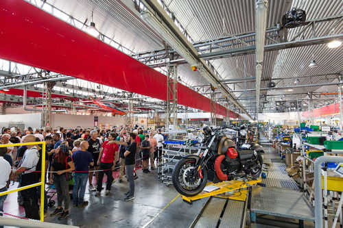 Grande successo per l'edizione 2018 di Moto Guzzi Open House (4)