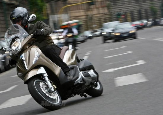 Piaggio Beverly 125 e 300  