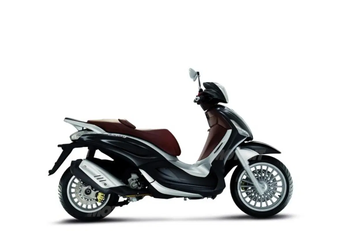 Piaggio Beverly 125 e 300   (19)