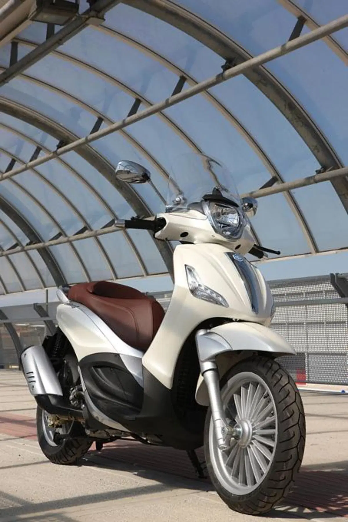 Piaggio Beverly 125 e 300   (31)