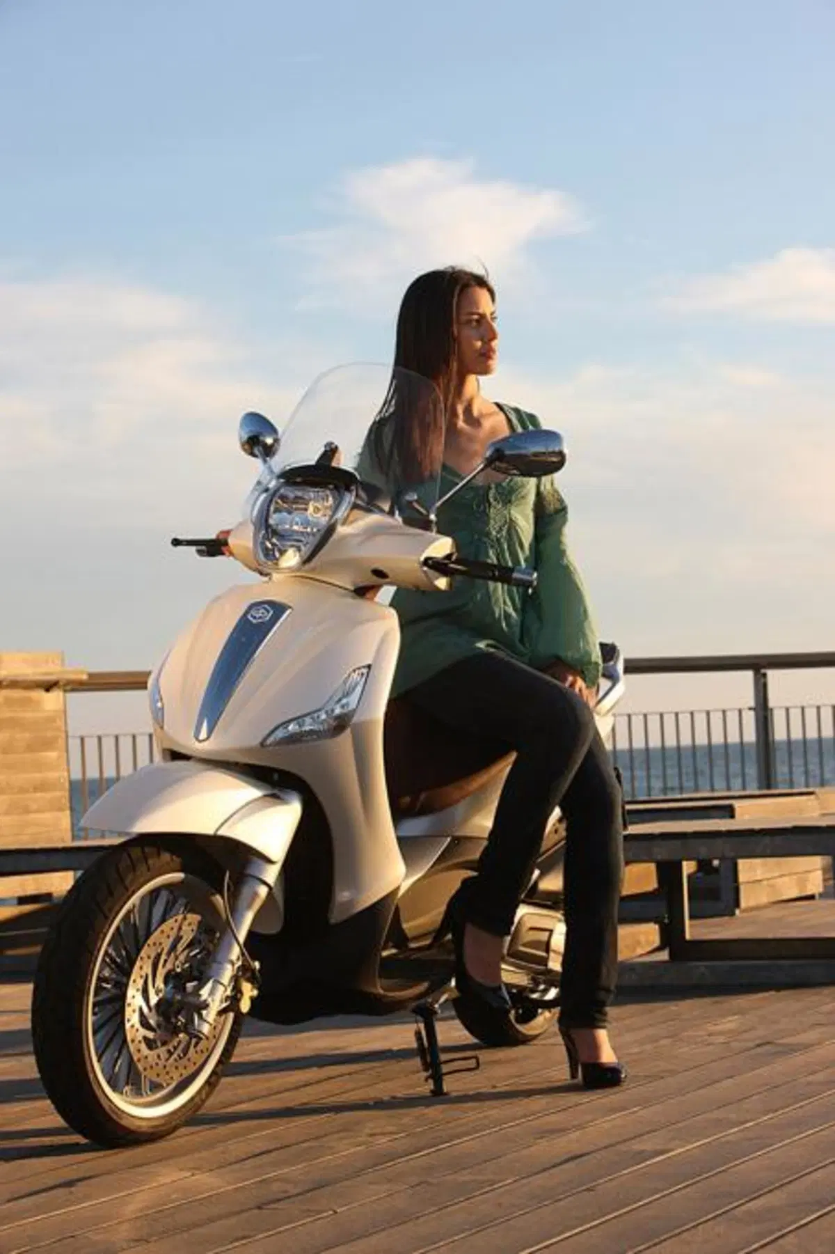 Piaggio Beverly 125 e 300   (33)
