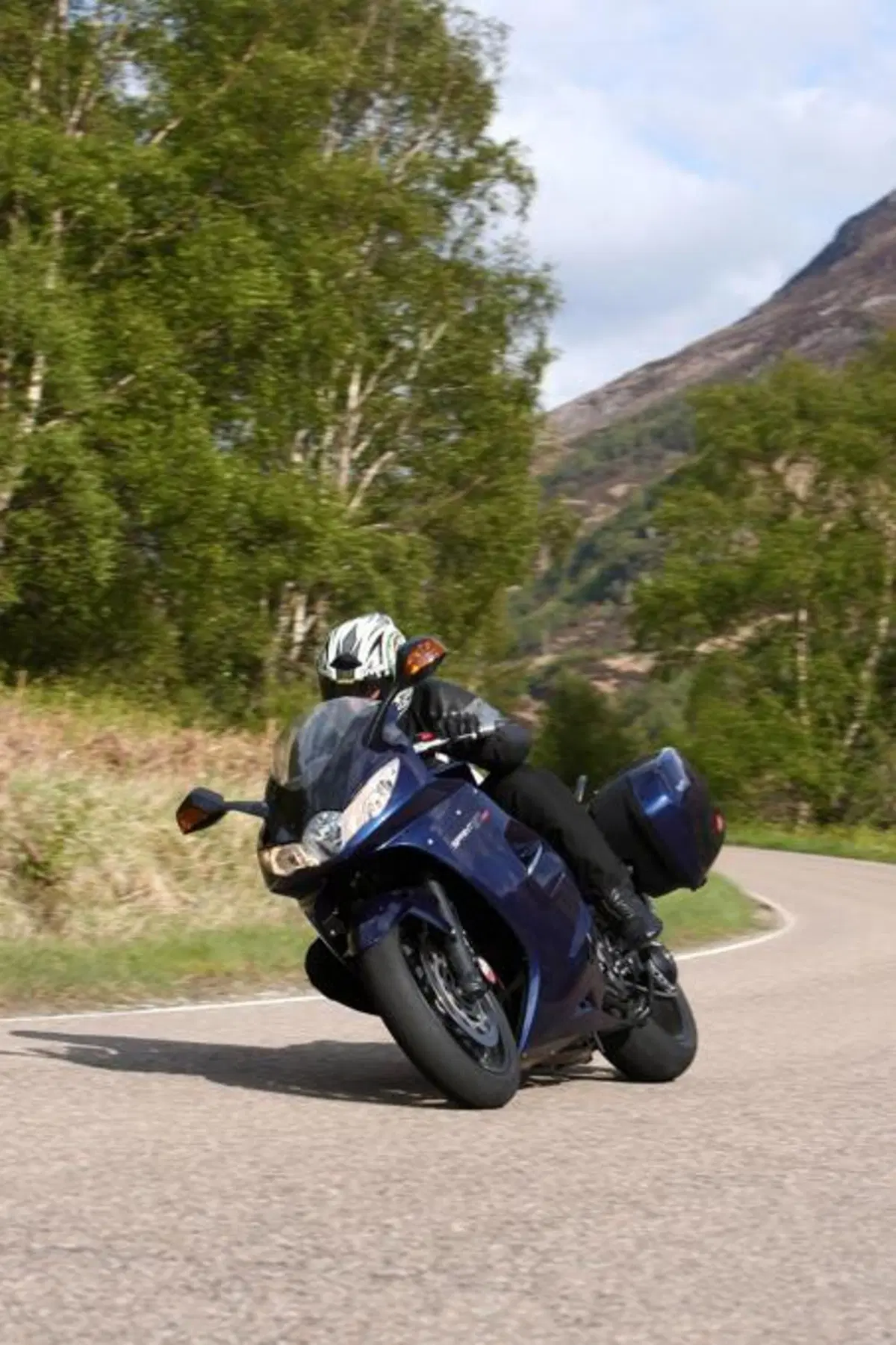 Triumph Sprint GT 1050  (7)