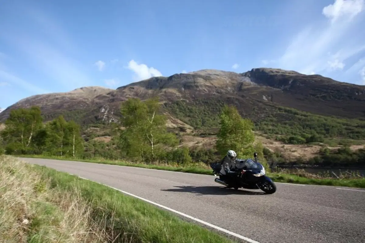 Triumph Sprint GT 1050  (9)