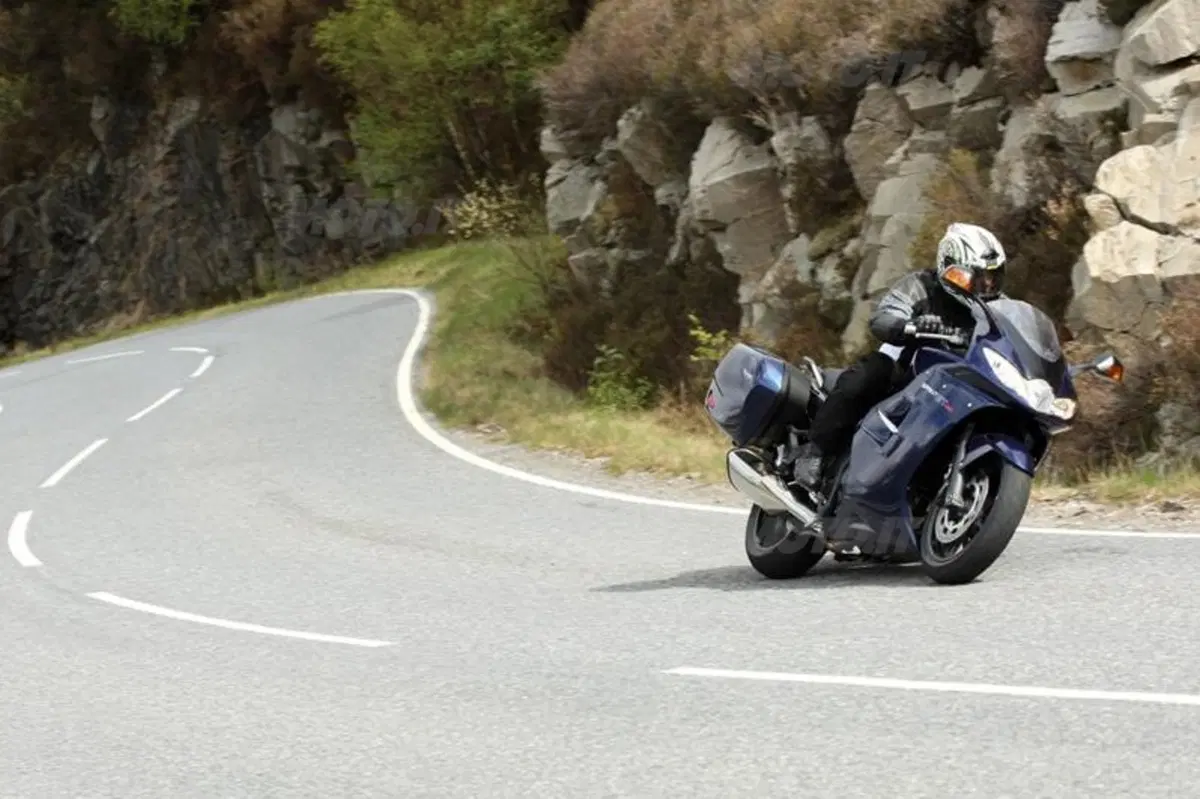 Triumph Sprint GT 1050  (11)