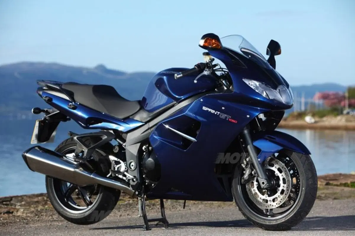 Triumph Sprint GT 1050  (21)