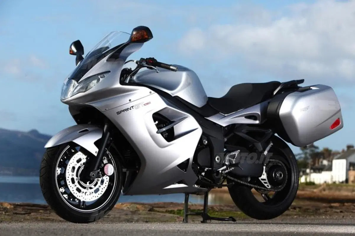 Triumph Sprint GT 1050  (22)