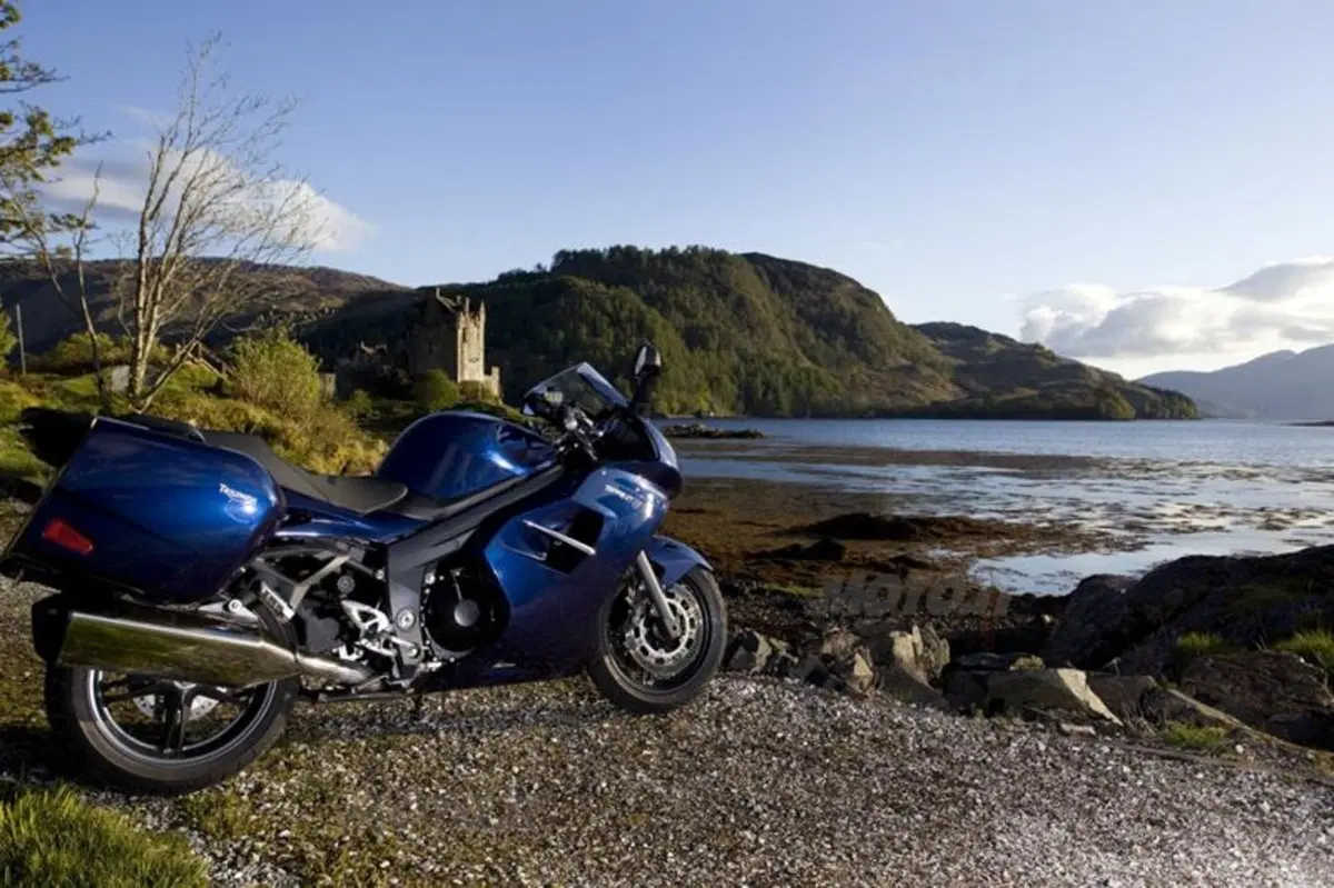 Triumph Sprint GT 1050  (26)