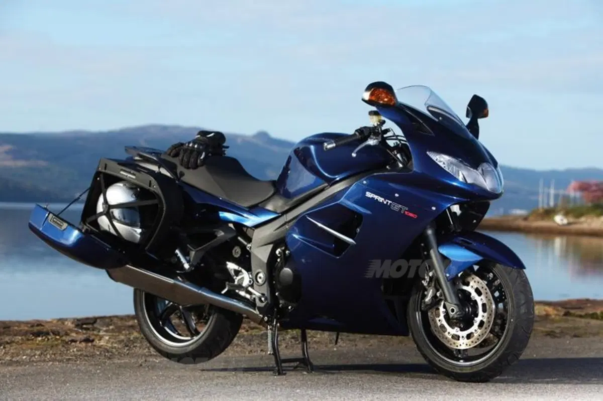 Triumph Sprint GT 1050  (29)