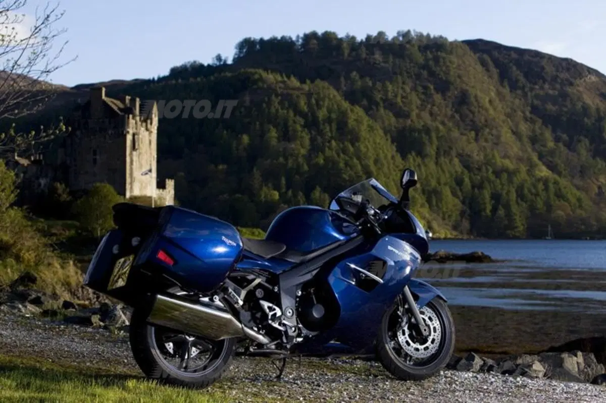 Triumph Sprint GT 1050  (31)