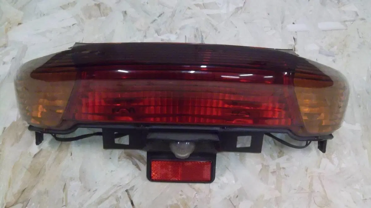 FARO POSTERIORE MAJESTY Yamaha YAMAHA MAJESTY (2)