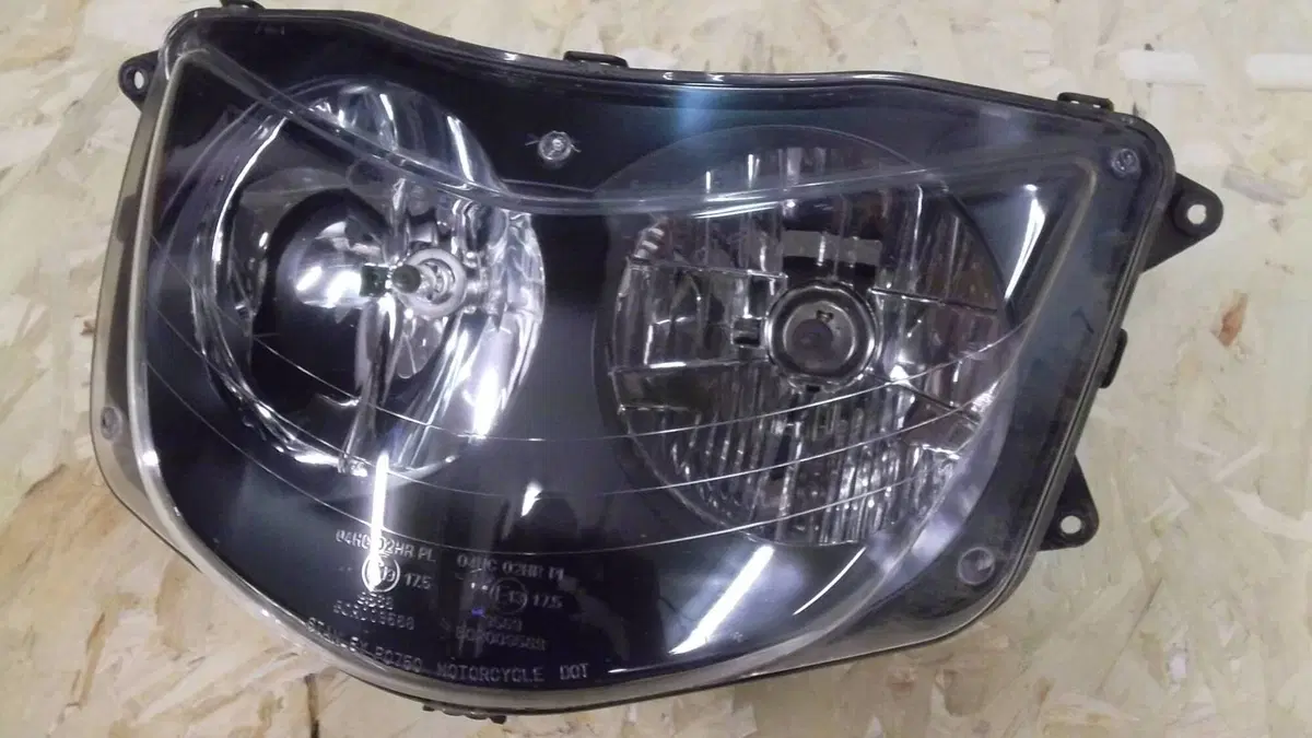 FARO ANTERIORE MAJESTY Yamaha YAMAHA MAJESTY (2)