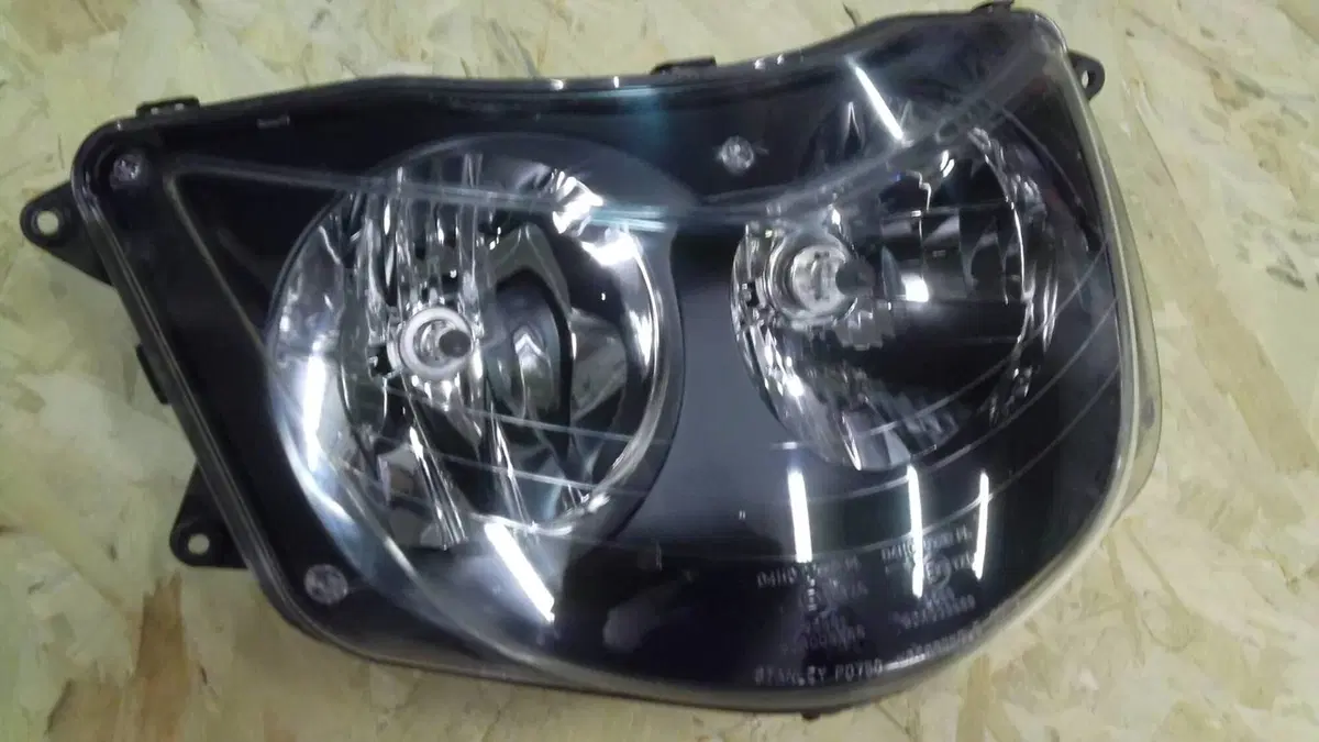 FARO ANTERIORE MAJESTY Yamaha YAMAHA MAJESTY (3)