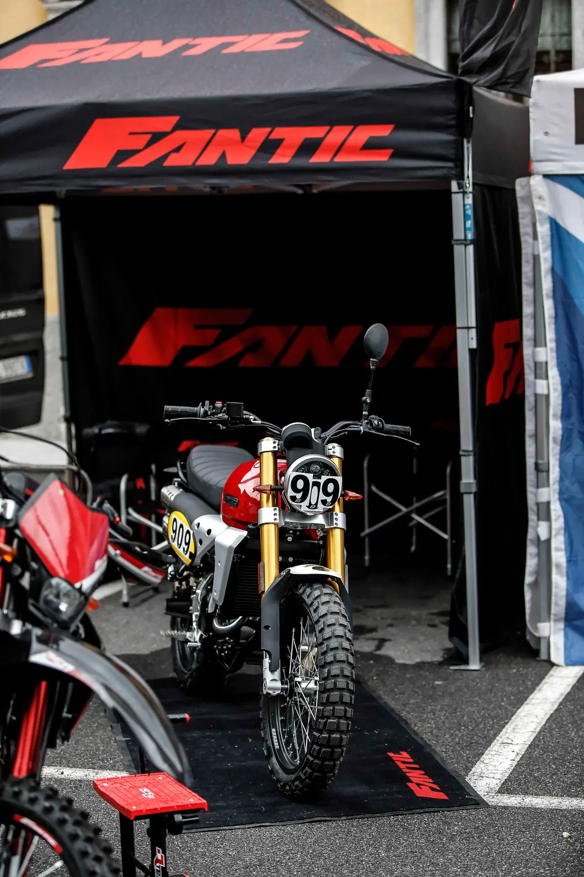 Fantic Motor Caballero Scrambler 250: l'abbiamo provata su strada e in gara (13)
