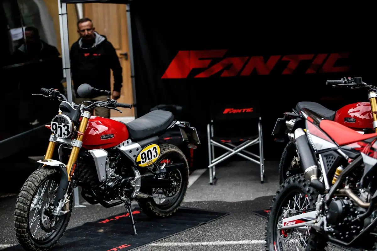 Fantic Motor Caballero Scrambler 250: l'abbiamo provata su strada e in gara (16)