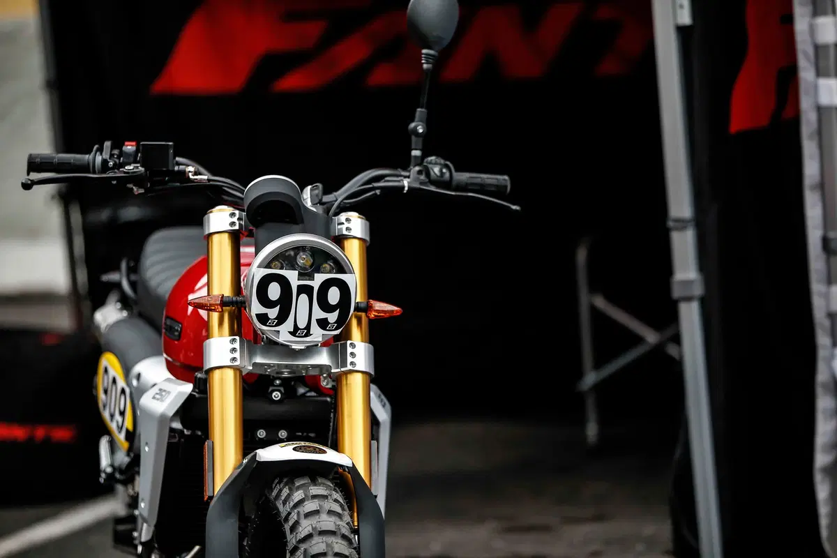 Fantic Motor Caballero Scrambler 250: l'abbiamo provata su strada e in gara (17)