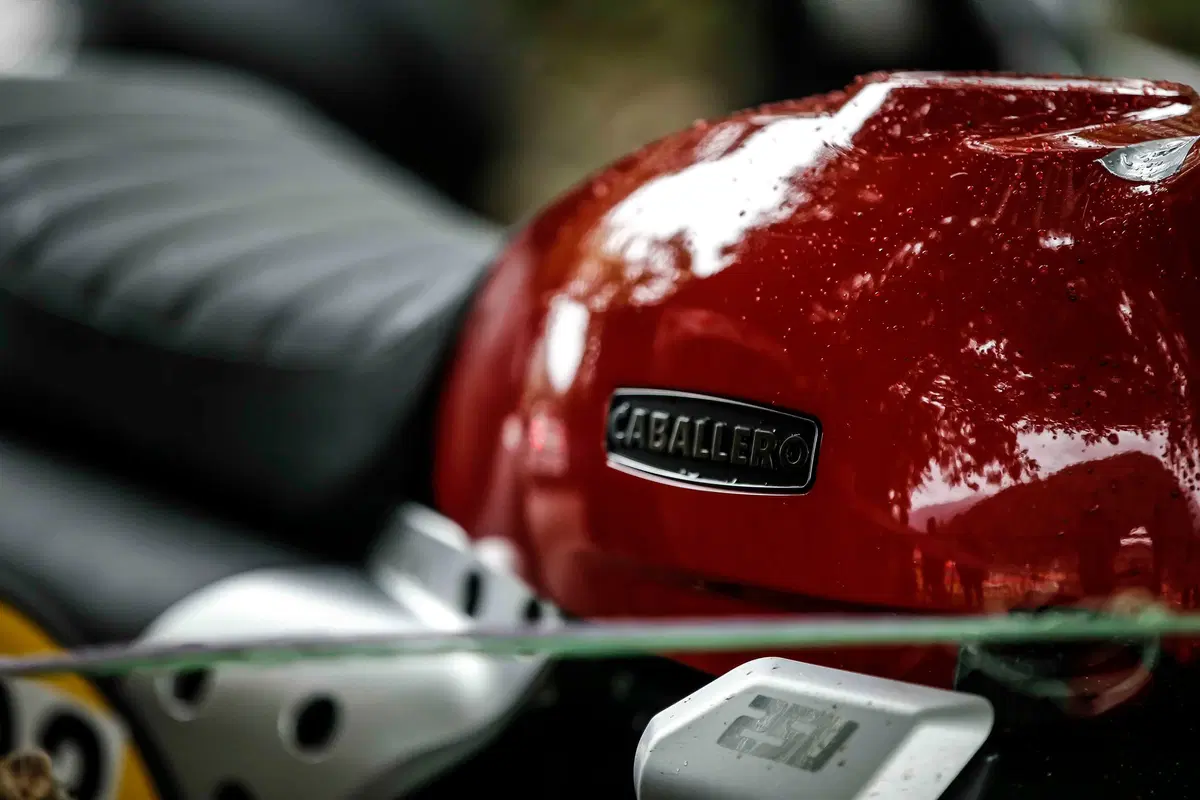 Fantic Motor Caballero Scrambler 250: l'abbiamo provata su strada e in gara (9)