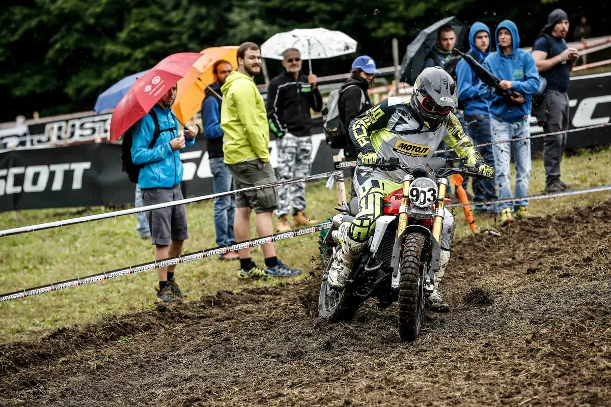 Fantic Motor Caballero Scrambler 250: l'abbiamo provata su strada e in gara (2)