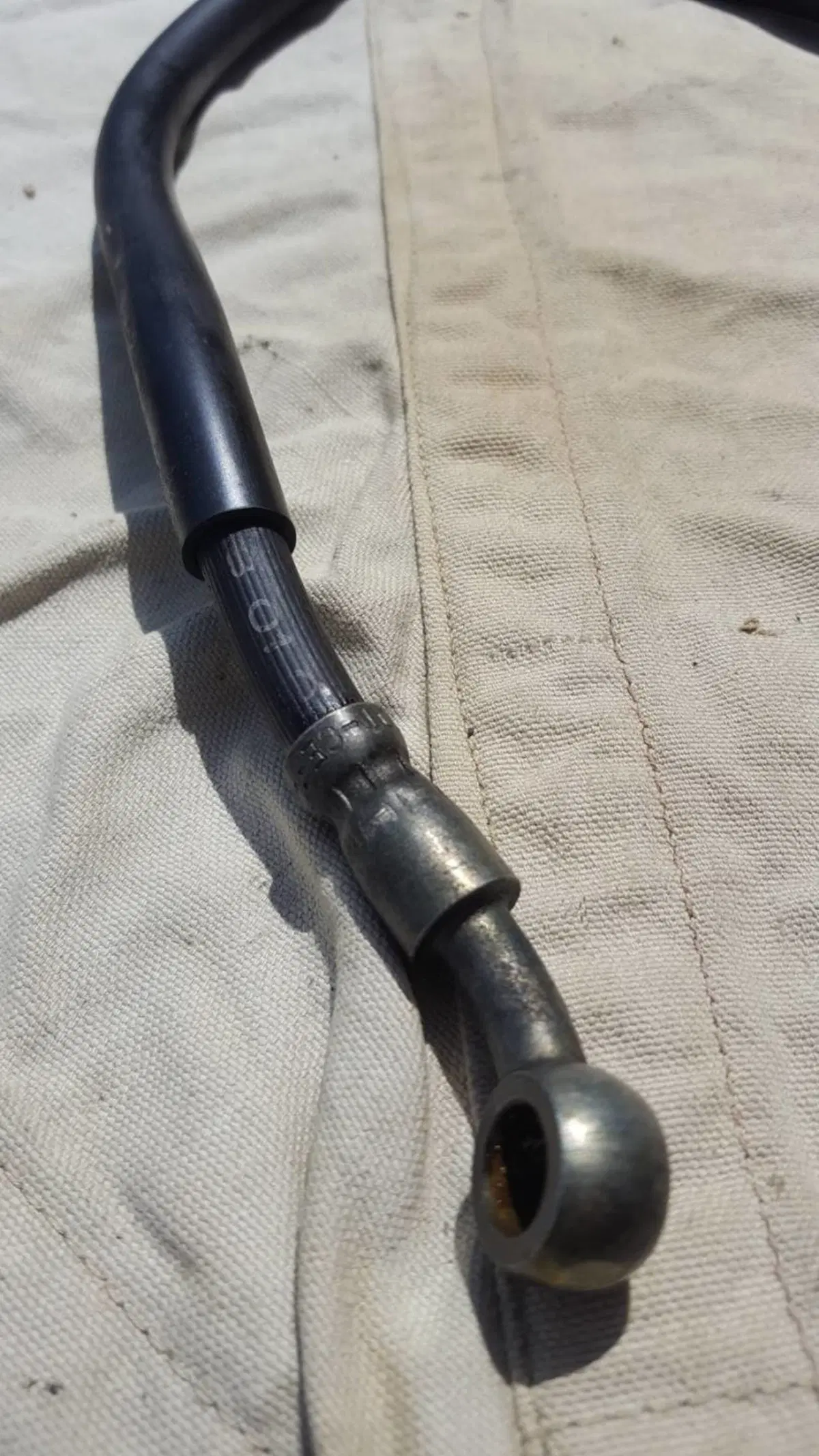 Tubo freno posteriore Piaggio MP3 (3)
