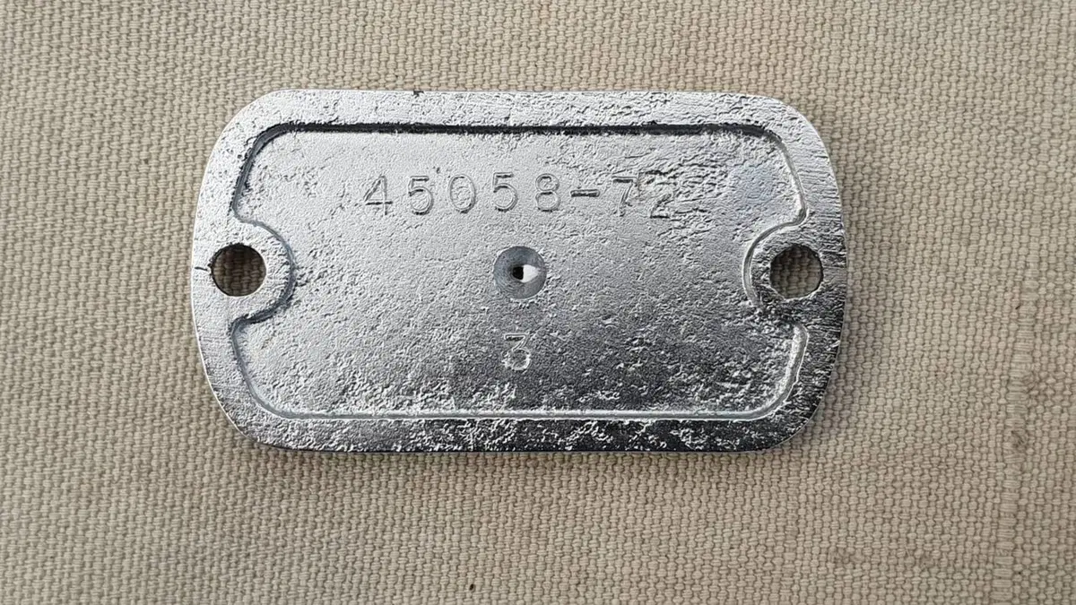 Coperchio pompa freno cromato Harley-Davidson (2)