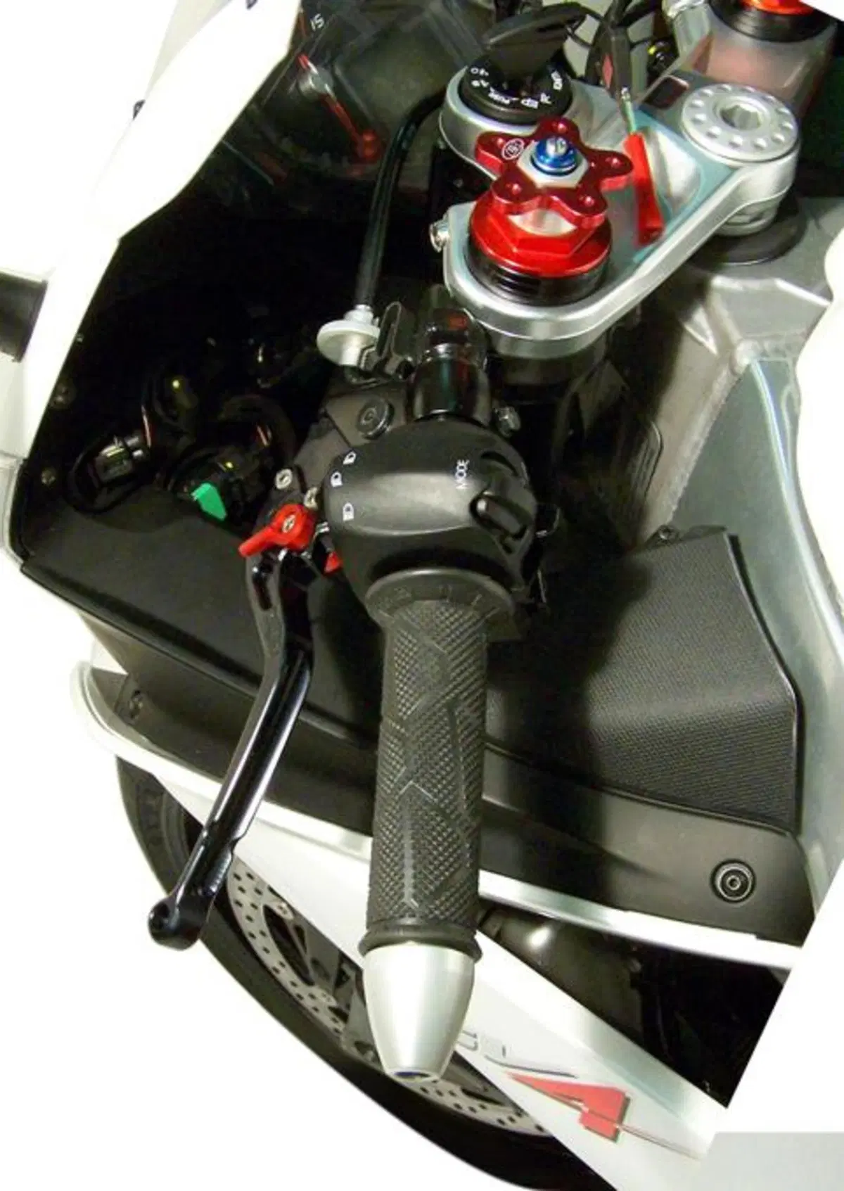 LLS Racing accessori per Aprilia RSV4R e Factory (5)