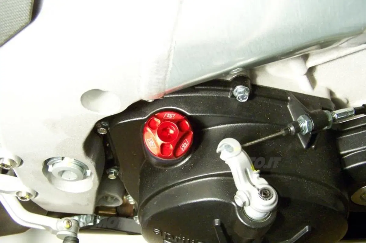LLS Racing accessori per Aprilia RSV4R e Factory (10)