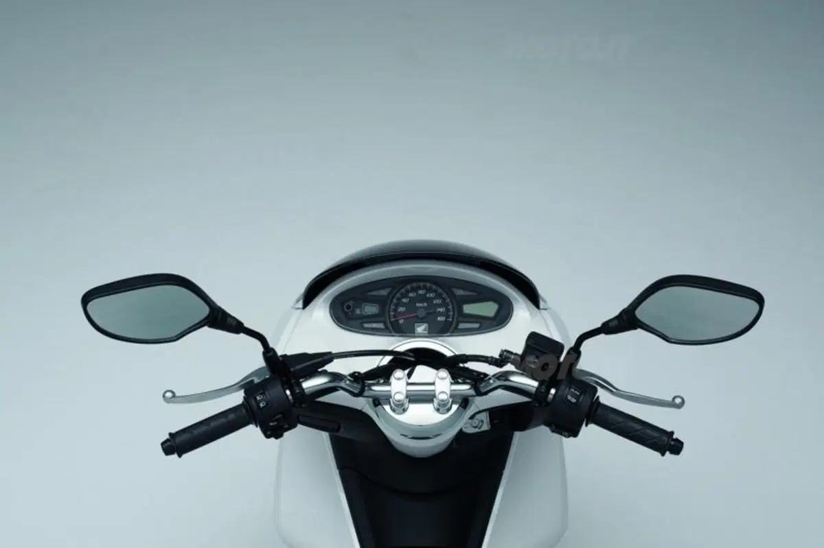 Honda PCX 125 2010 (8)