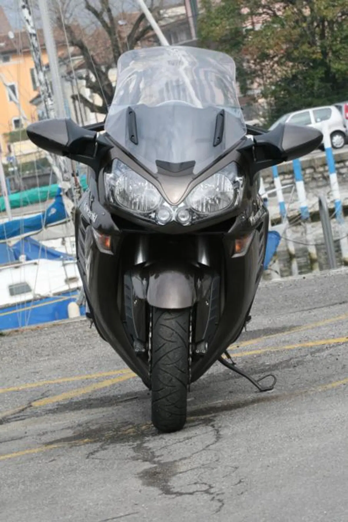 Kawasaki 1400 GTR/ABS   (12)