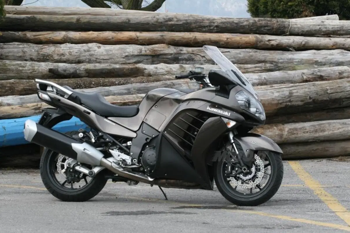 Kawasaki 1400 GTR/ABS   (14)