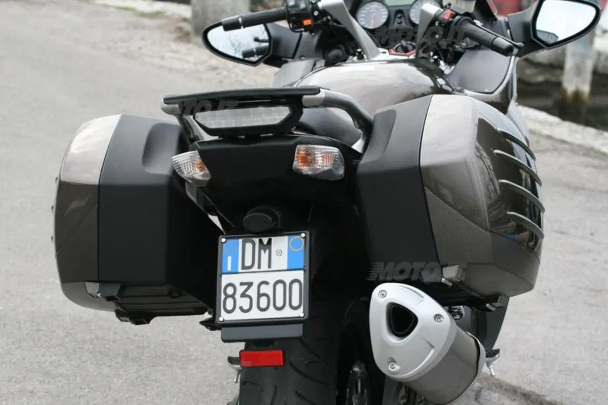 Kawasaki 1400 GTR/ABS   (20)