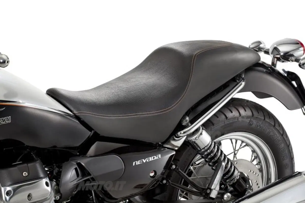 Arriva la nuova Moto Guzzi Nevada Anniversario (2)